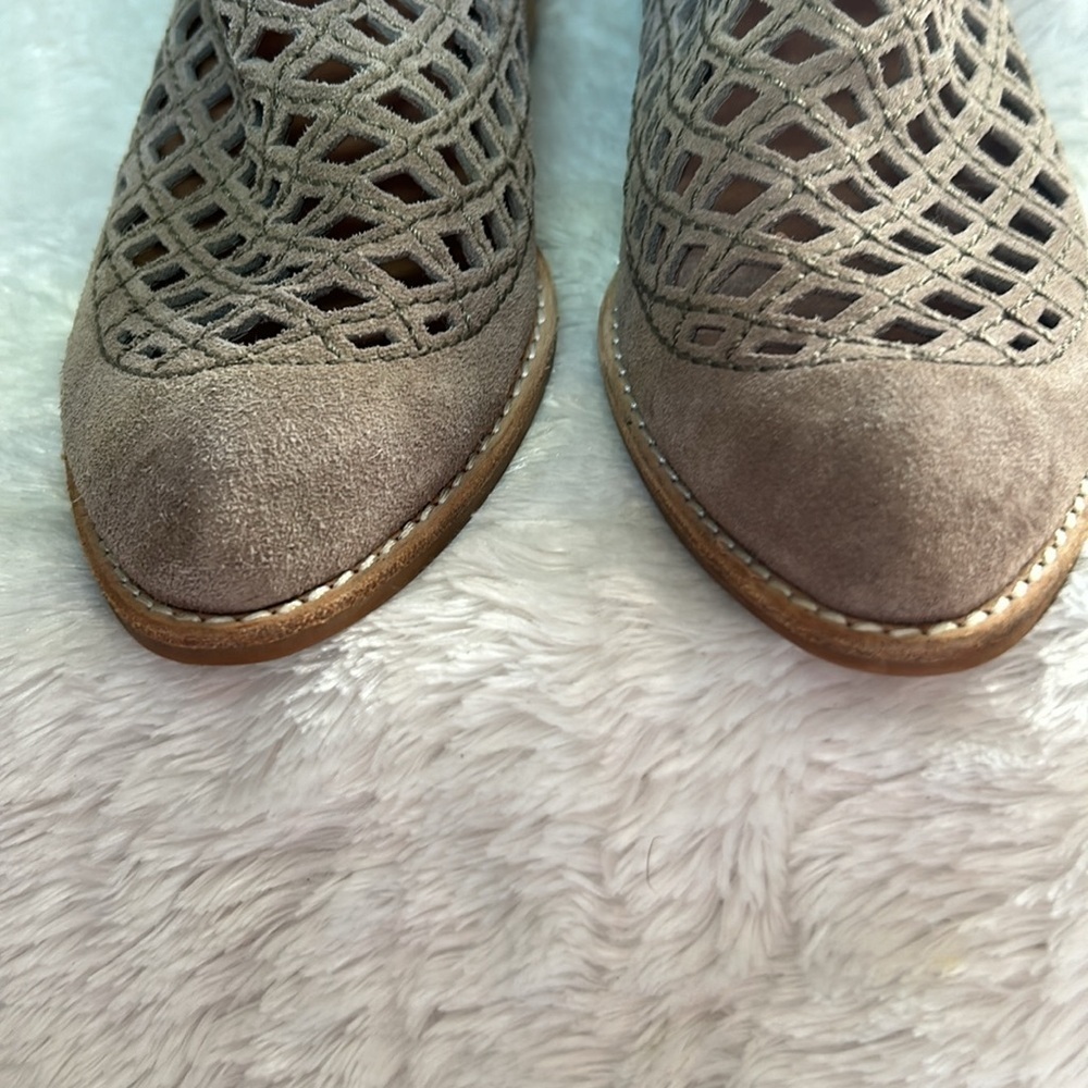 Jeffrey Campbell Taggart Open Weave Booties Size 9 - Picture 6 of 10